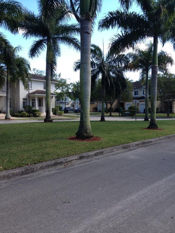 Villa Speedway Blvd Townhouse Homestead Exterior foto